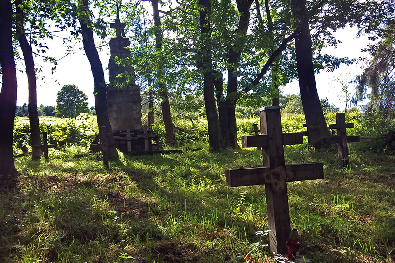 cmentarz wojenny nr.43 w Radocynie Radocyna Beskid Niski na rowerze