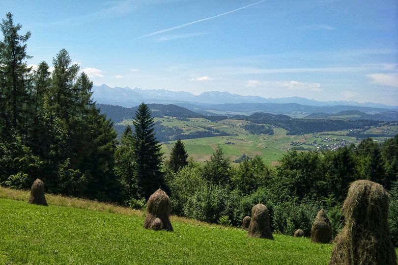 widok na Tatry ze szlaku wycieczka rowerowa w Gorce